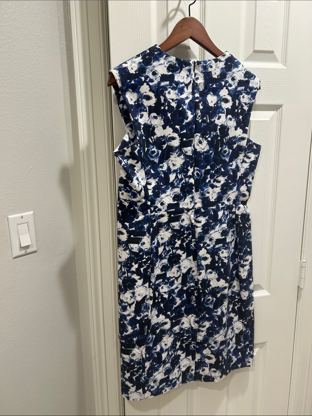 MM.LaFleur Navy & White Floral Midi Sheath Dress - Picture 3 of 3